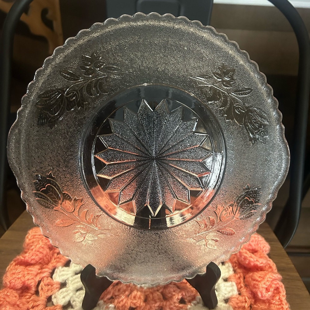 Early American glass. Campbell Jones. Elegant Clear Glass Decorative Plate